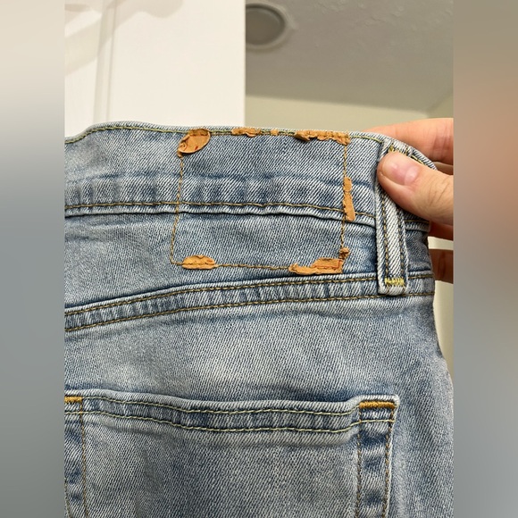 Levi Strauss & Co Men’s 511 Lightwash Jeans - Picture 3 of 5